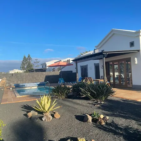 Semesterbostad Faro Park Bella Heated Pool Playa Blanca (Lanzarote)