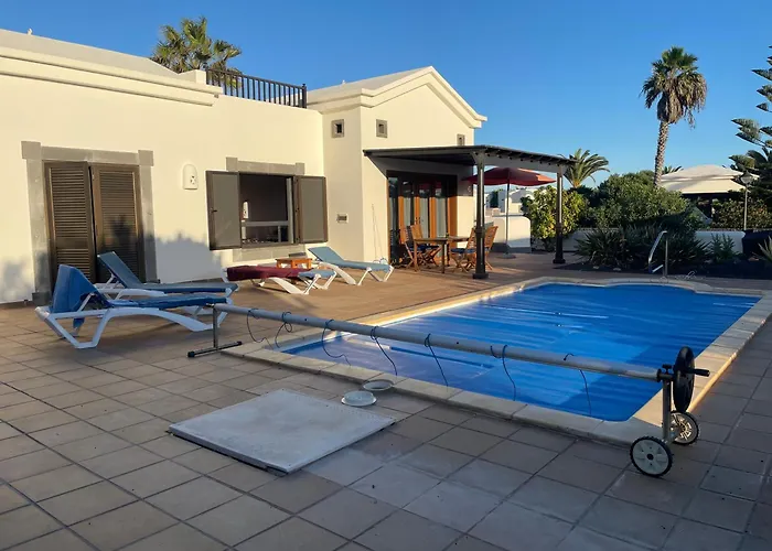 Faro Park Bella Heated Pool * Playa Blanca (Lanzarote)